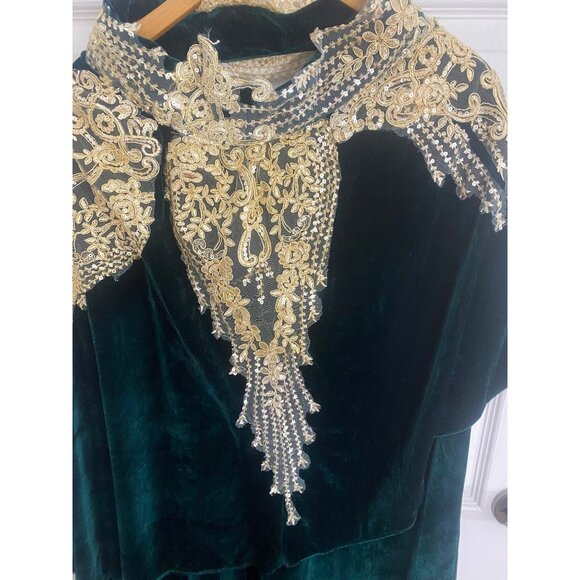 Unbranded Unisex Emerald Green Velvet Sequin Embroidered Cosplay Cape - OS - Picture 6 of 9